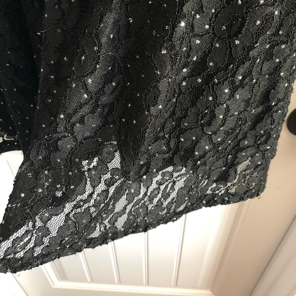 Black dress - Picture 5 of 6